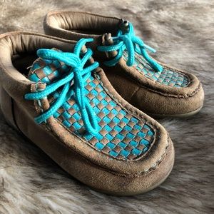 Girls Blazin Roxx driving Mocs